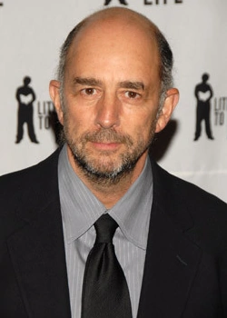 How tall is Richard Schiff?